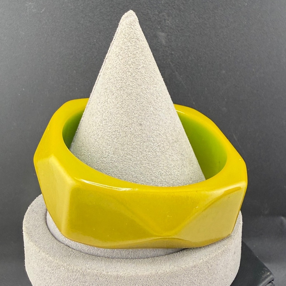 Vintage Bakelite Bangle Bracelet Lemon Lime Avocado Green 8.5"